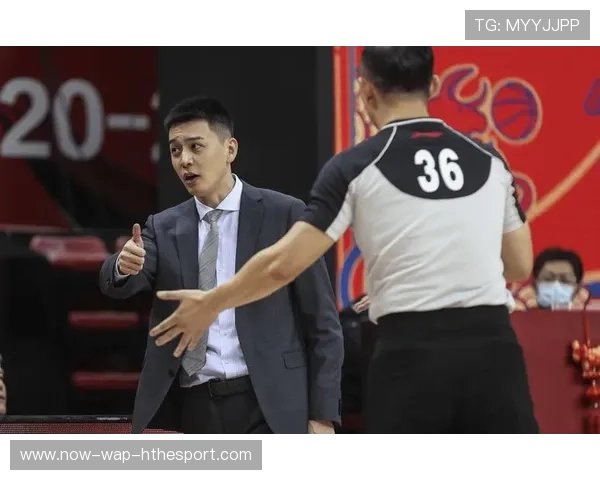 杨鸣谈质疑 球员们充满斗志，杨鸣主帅挑战